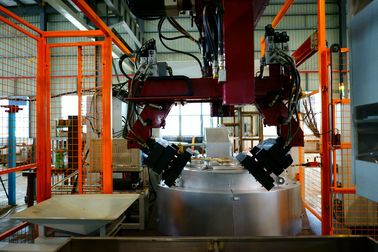 Китай КНК контролирует машину заливки формы 5000×4600×3400 низкого давления для металлических продуктов завод